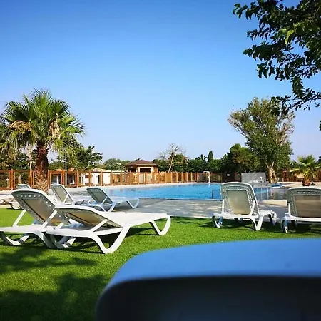 Campsite Mobil 4 A 6 Personnes - Novela Homair