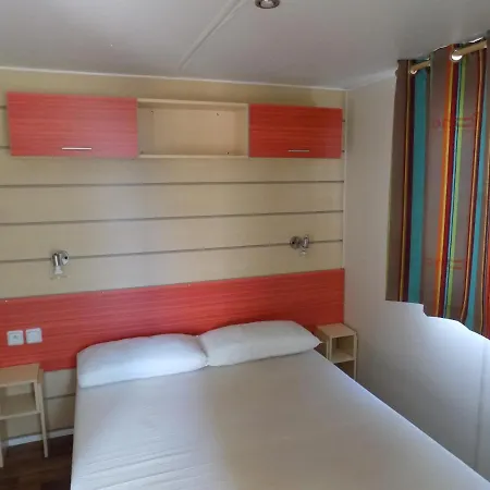 Camping Mobil 4 A 6 Personnes - Novela Homair *