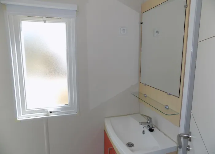Mobil 4 à 6 Personnes - Novela Homair Port-la-Nouvelle
