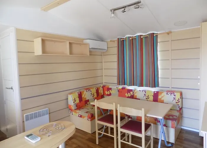 Mobil 4 à 6 Personnes - Novela Homair Parque de Campismo *